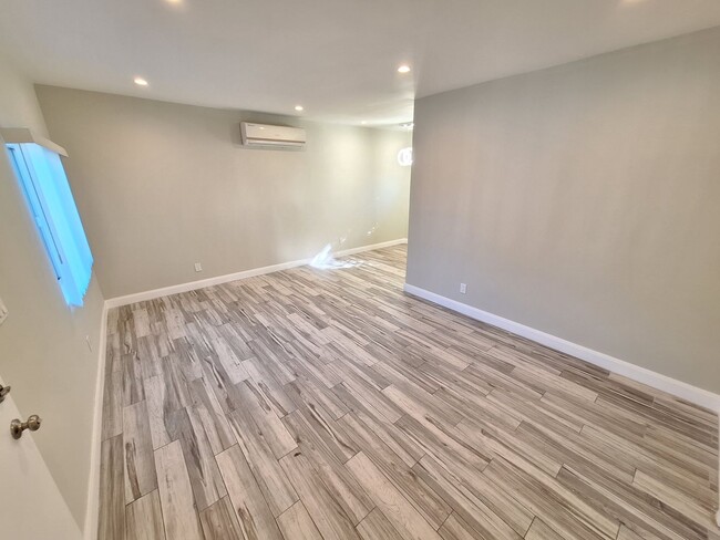 Photo - 13611 Vanowen St Unit 15