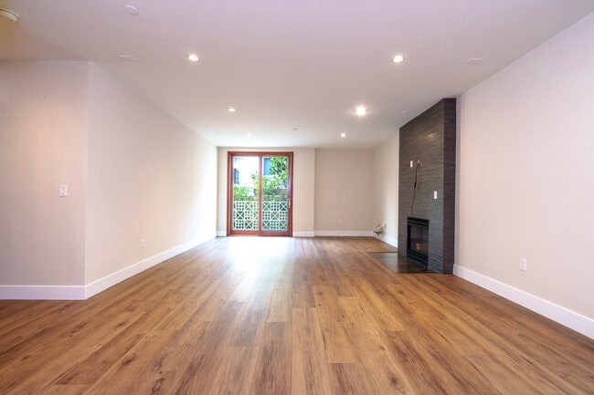 Photo - 1929 Selby Ave Unit 201