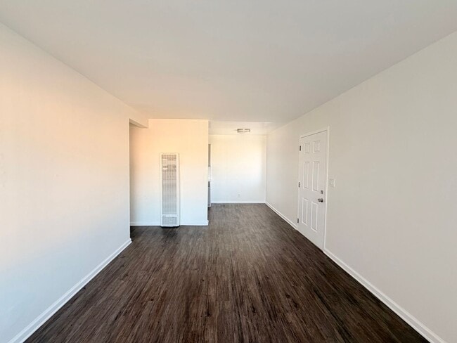 Photo - 5311 Normandie Ave Unit 4