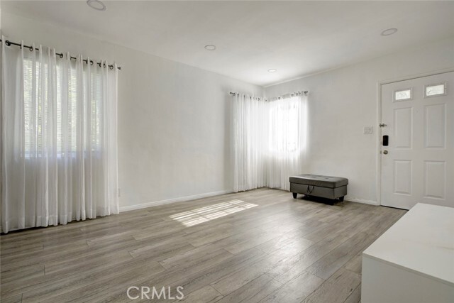 Photo - 5945 Willowcrest Ave