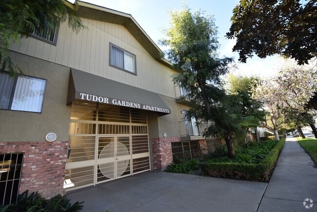 Building Photo - 15128 Burbank Blvd Unit 44-110 Rental