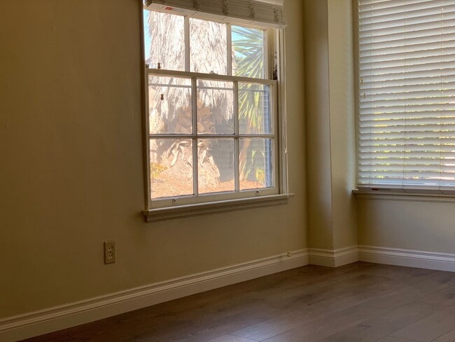 Photo - Cozy 1 bedroom cottage beach close with a yard, off street parking and a garage. Pets allowed