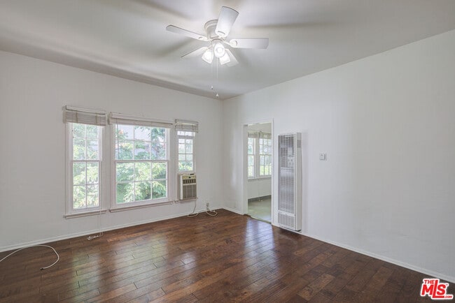 Photo - 965 N Doheny Dr Unit 1/2