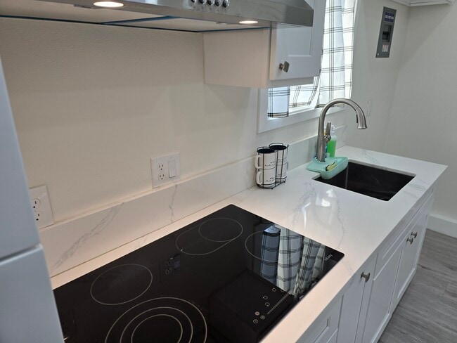 All new and beautiful - 9090 Gardendale St Apartment Unit Studio