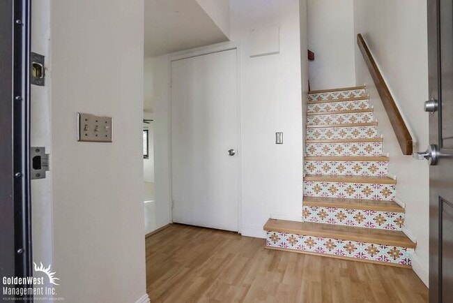 Photo - Bright & Airy 2Bdm 1Ba Townhome in San Diego!