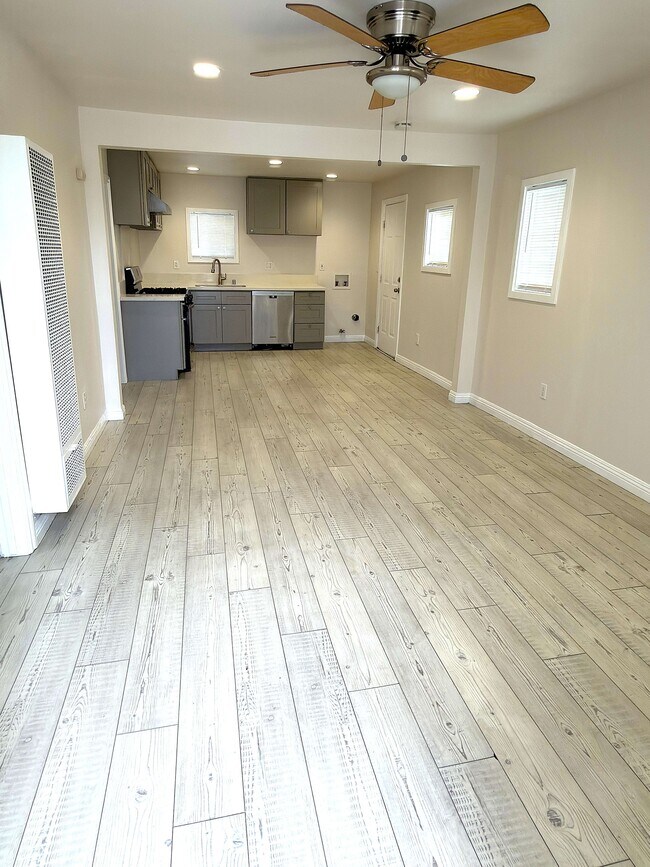 Photo - 1603 W 60th Pl