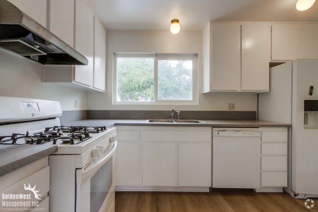 Building Photo - Remodeled Single Story 3Bdm 2Ba in Lovely ... Rental