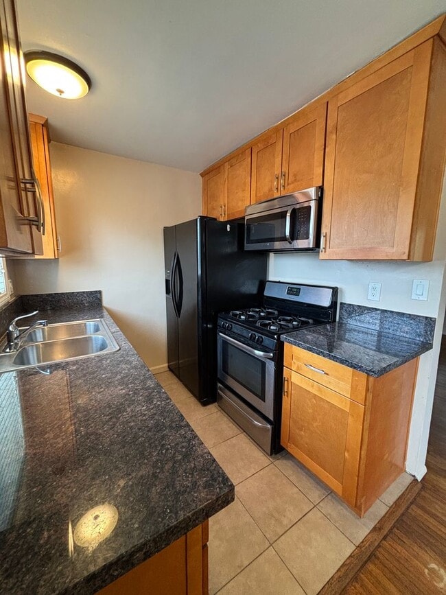 Building Photo - Victory, 1700-1702 Unit 1702 #F