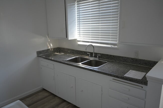 Photo - 11622 Chandler Blvd