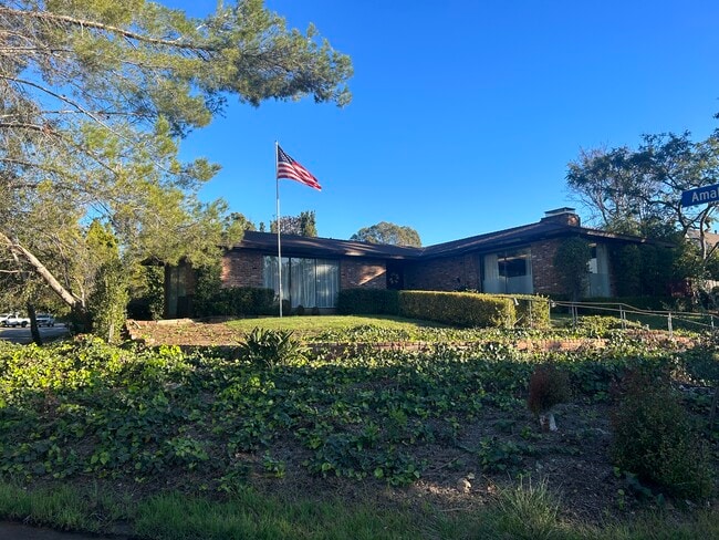 Building Photo - 809 Toulon Dr