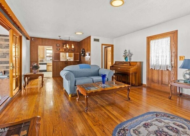 Photo - 1331 E Marbury St