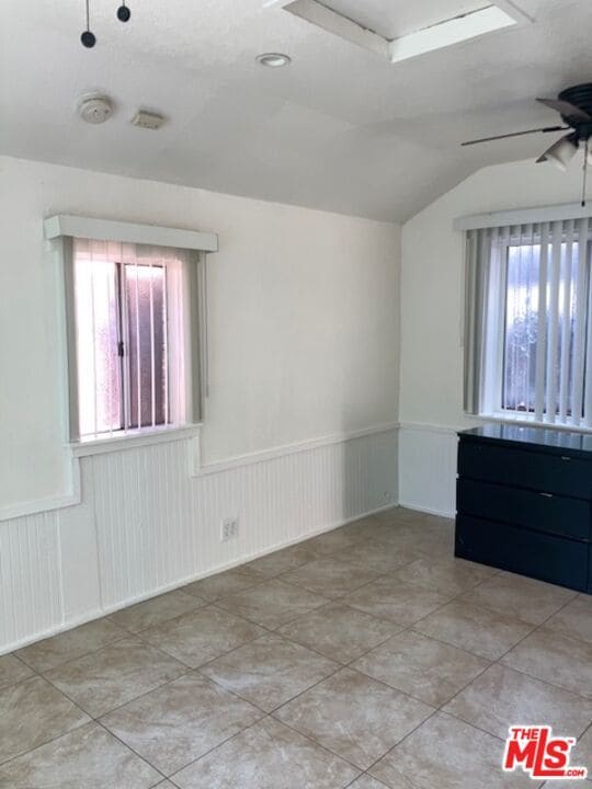 Photo - 2380-2380 1/2 Allesandro St