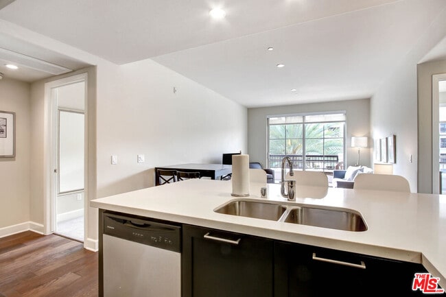 Photo - 589 Americana Way Unit Marc 423