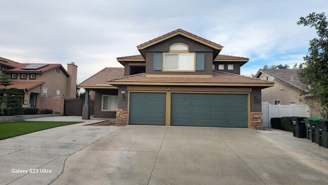Building Photo - Beautiful 5bed 3bath Colton Home!