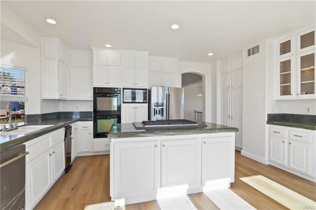 Photo - 34152 Cambridge Rd