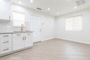 Photo - 13932 Wyandotte St