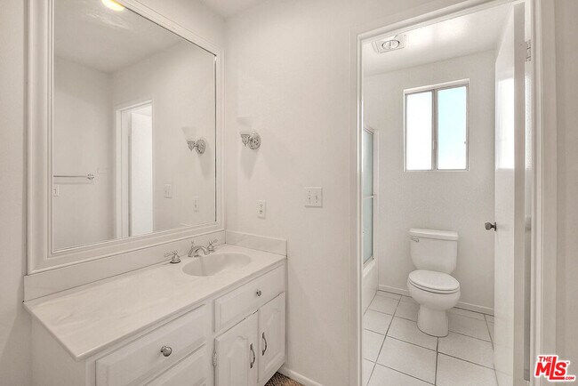 Photo - 4311 Colfax Ave Unit 215