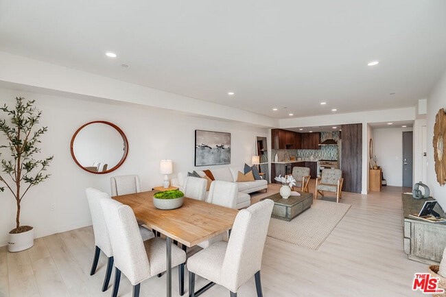 Photo - 1021 S Shenandoah St Unit 501