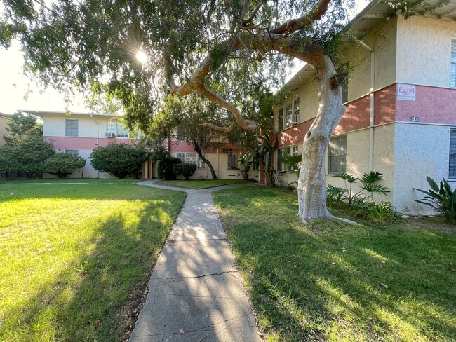 Updated Apartment Unit with Stylish Upgrades - Updated Apartment Unit with Stylish Upgrades Unit 5931-A