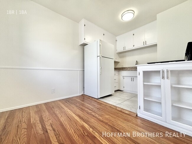 Building Photo - 1276 S Ridgeley Dr