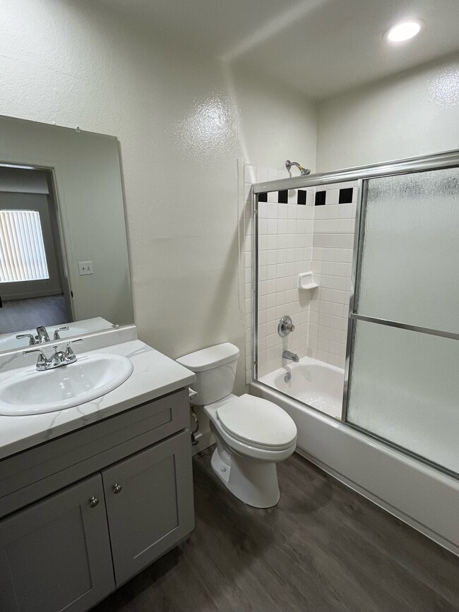 Photo - 1632 N Formosa Ave Unit 103