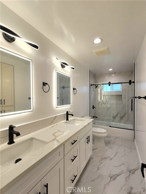 Building Photo - 1858 Euclid Ave