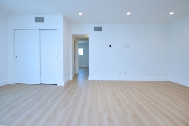 Photo - A Santa Monica Sanctuary: 834 Fourth Street