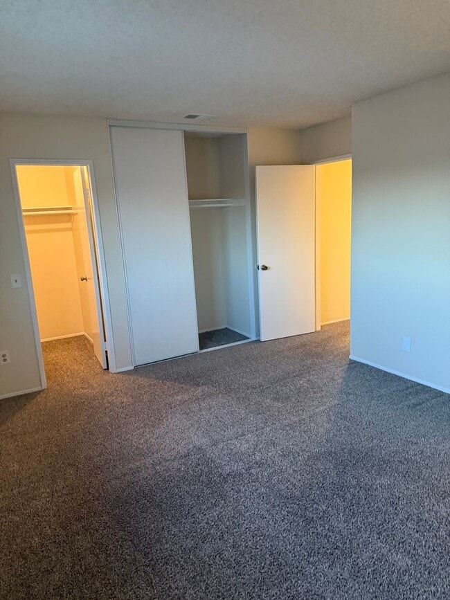 Photo - 8266-8266 Linden Rd