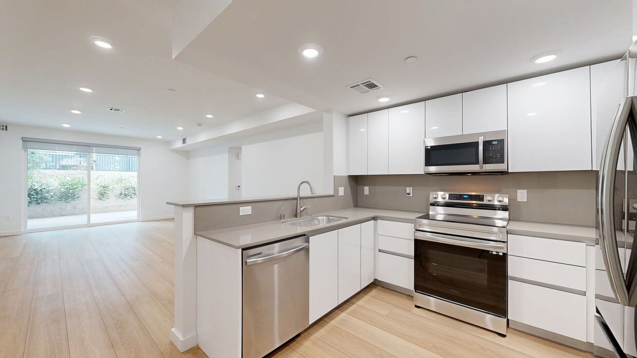 3D Tour - Sophia Hollywood Apartments