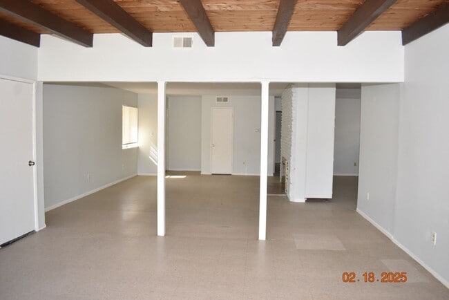 Photo - Spacious 4-Bedroom, 3-Bath Home in Prime 92122 Location