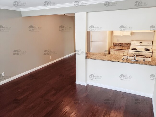 1 Bedroom Just Minutes to Beach in Oceansi... - 1 Bedroom Just Minutes to Beach in Oceansi... Condo Unit 30