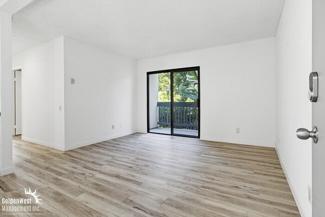 Photo - Charming 2Bdm 2Ba Apartment in Mission Hills - MI Special
