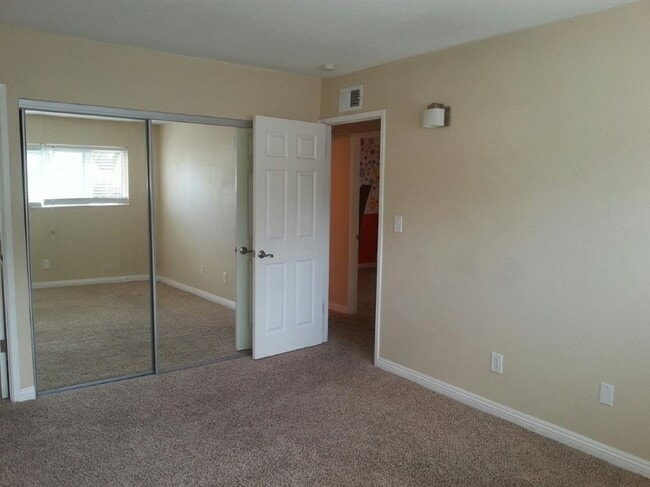 Photo - 4043 Thomas St