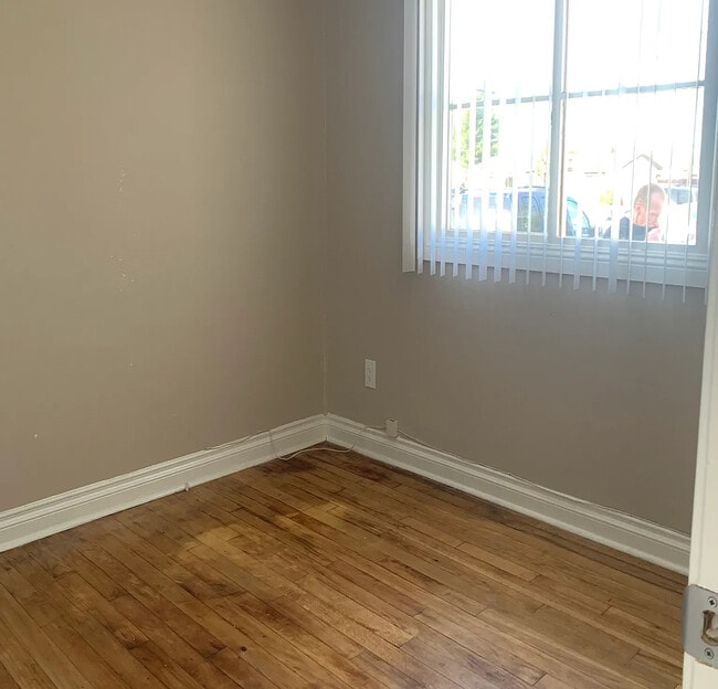 Photo - 568 Durham St