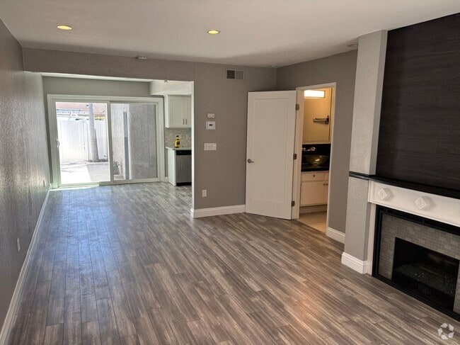 Building Photo - 4681 Twintree Dr Rental