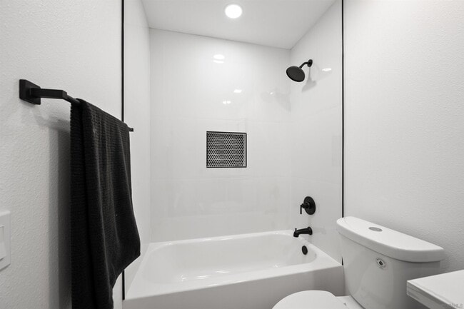 Photo - 7160 Alsacia St