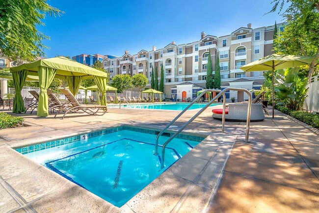 Photo - Pinnacle at MacArthur Place