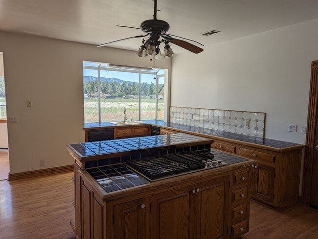 Photo - Very large 5 Bedroom