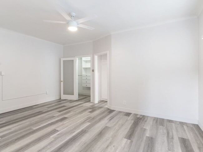 Photo - 608 W 6th St Apartment Unit 03