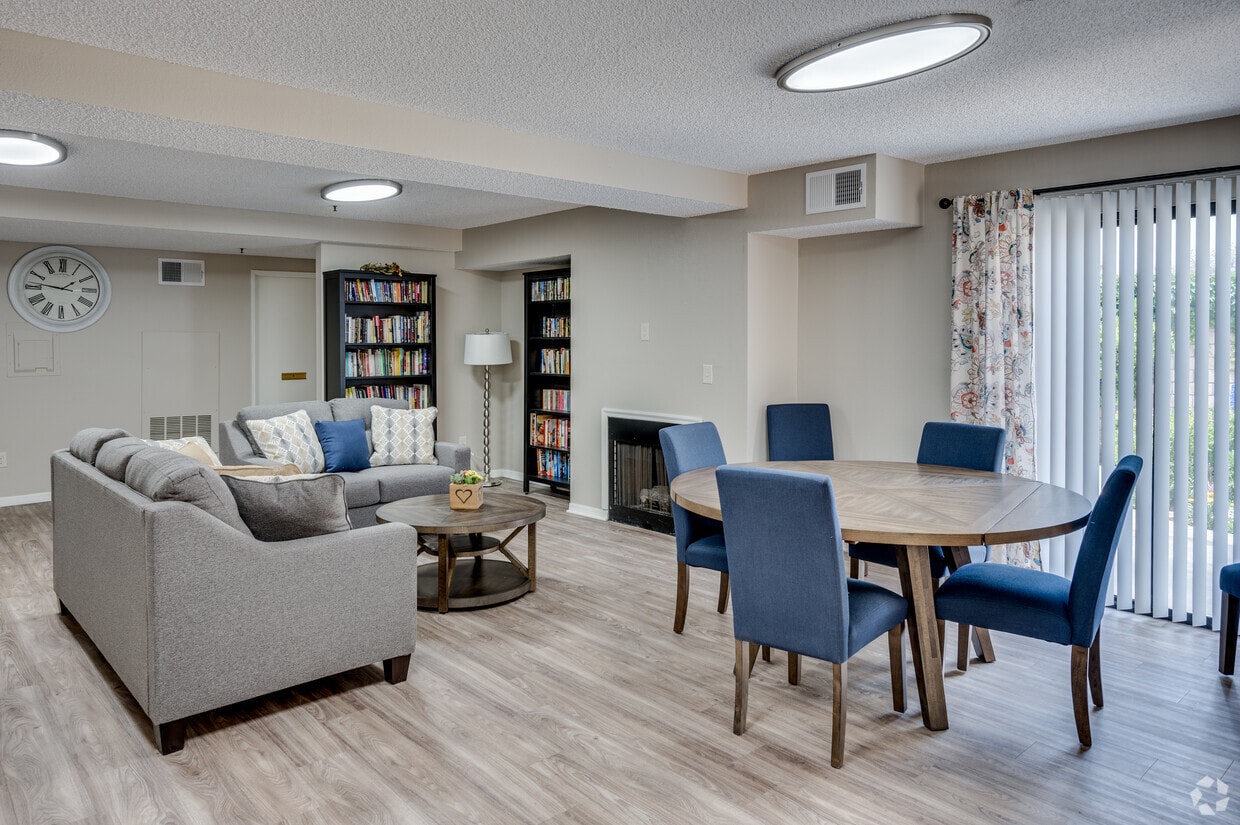 3D Tour - Orange Villa Sr Apts. - 55+ Brea