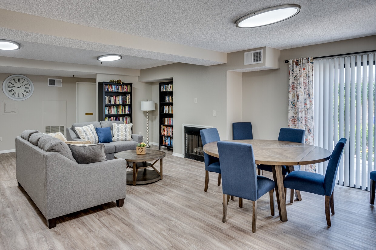 3D Tour - Orange Villa Sr Apts. - 55+ Brea