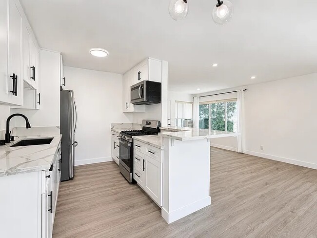 Photo - 1326 Wellesley Ave Unit Z