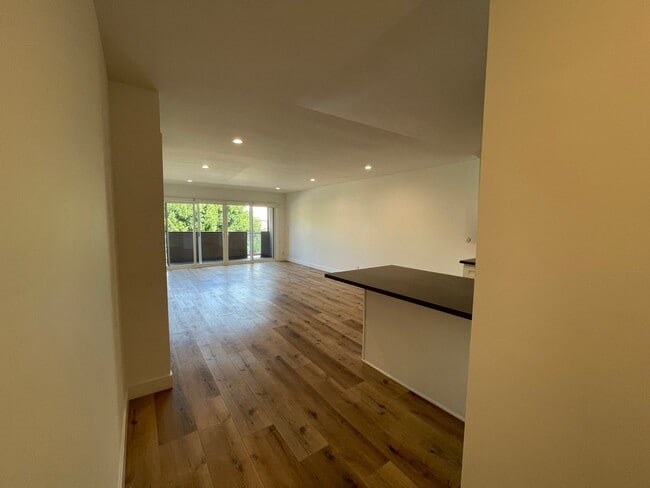 Photo - 1284 Havenhurst Dr Unit 202