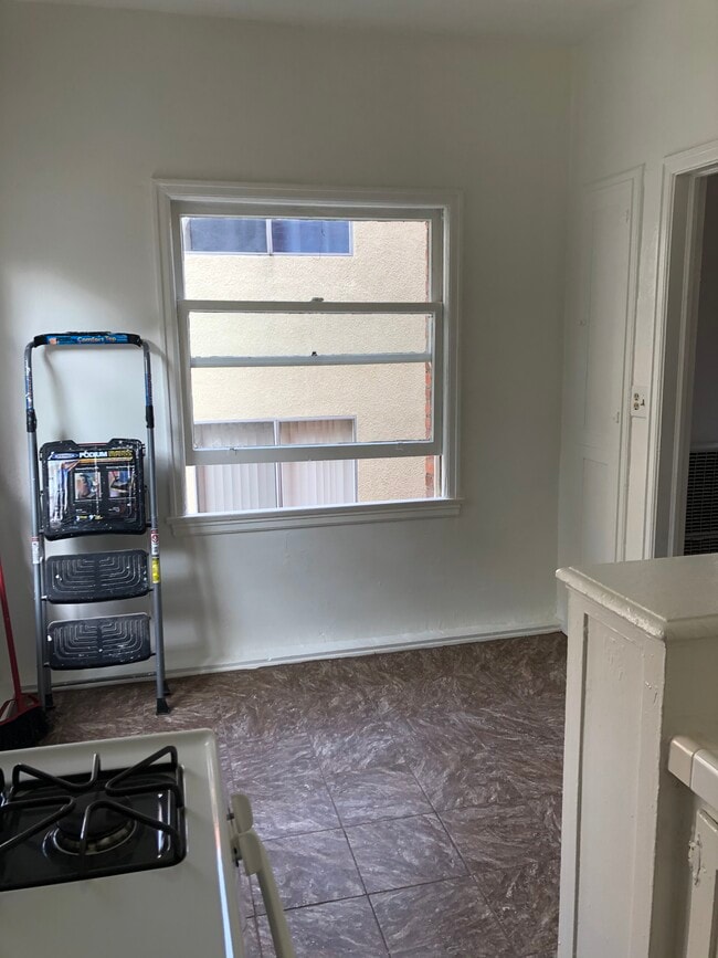 Photo - 545 S Hobart Blvd Unit 303