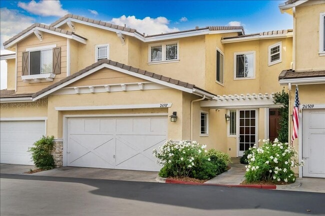 SHARP! 2 Master Suites Townhome in the hea... - SHARP! 2 Master Suites Townhome in the hea...