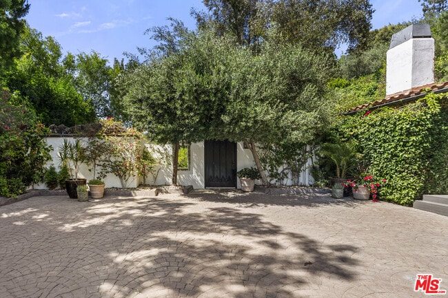 Photo - 9559 Sherwood Forest Ln