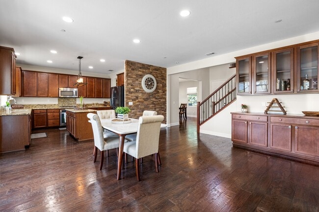 Photo - 25589 Foxglove Ln