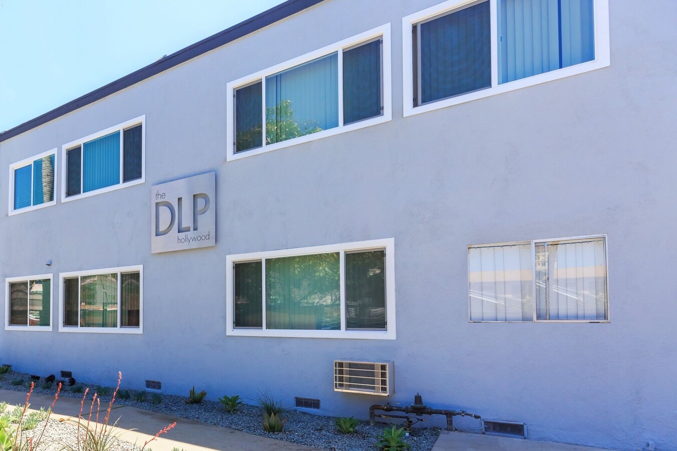 Photo - The De Longpre Arms Apartments