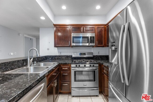 Photo - 5325 Newcastle Ave Unit 338