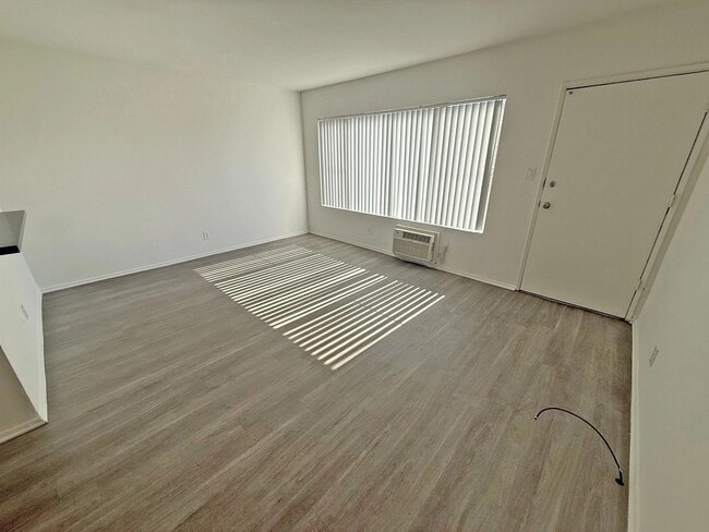 Photo - 3365 Keystone Av Unit 3